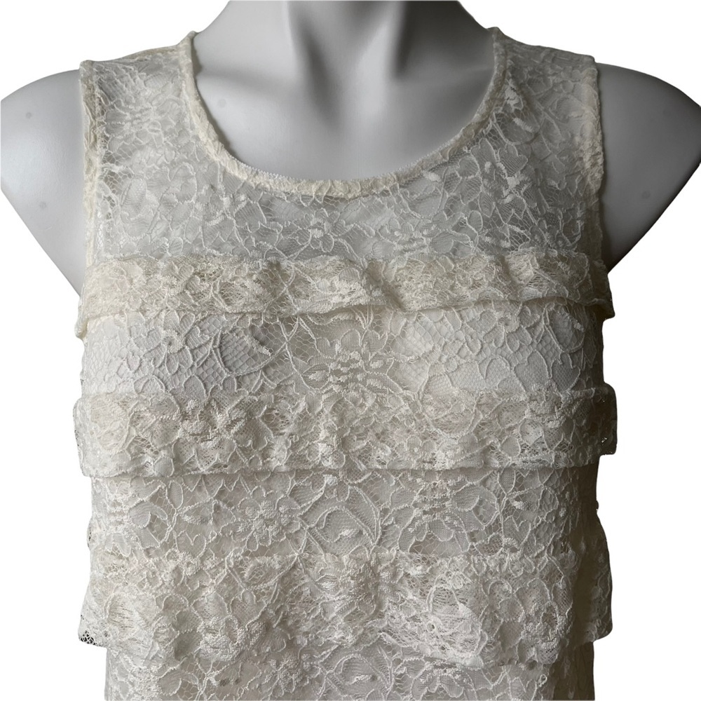 Ann Taylor Off White Tiered Lace Sleeveless Top - Picture 9 of 12